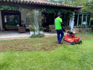 A Importância de Contratar um Jardineiro Profissional para Cuidar do seu Jardim